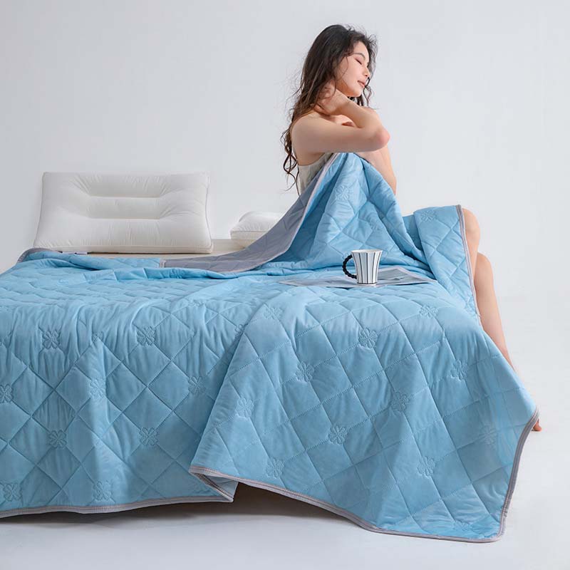 🥳2026 HOT SALE🥳💞50K+ SOLD!🛏️❄️ 50% OFF! Cooling Comforter – Dual‑sided, Q‑Max≥0.4 fabric. One side cools, one side breathes. Sleep sweat‑free! 🌙✨
