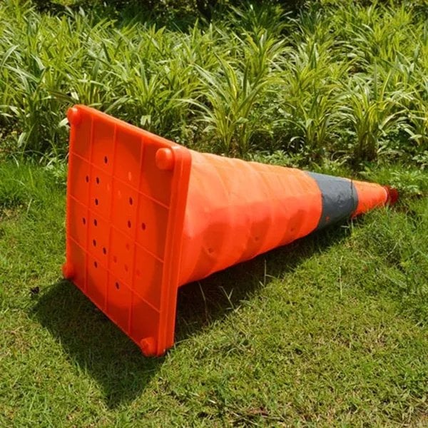 🥳2026 HOT SALE🥳💞50K+ SOLD!🚨🛑 50% OFF! Foldable Reflective Safety Cone – Get FREE LED lights! Seen in fog & darkness. Save lives on highways. A must‑have for every car! 🔆✨