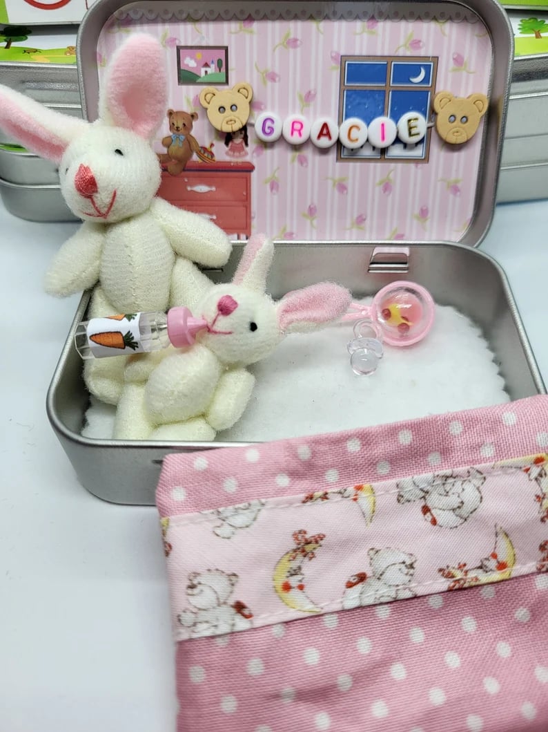 🥳2026 HOT SALE🥳💞50K+ SOLD!🥚💝 50% OFF! Tiny Plush Bunny Tin – Pocket-sized cuteness for Easter. Collectible mummy bunny in a keepsake tin. Great for egg hunts or gifts. 🐇🎀