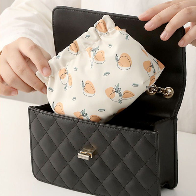 🥳2026 HOT SALE🥳💞50K+ SOLD!💥👜💨 50% OFF! Mini Portable Coin Purse – Opens with a pinch, closes automatically. Compact & lightweight, surprisingly spacious. Splash‑resistant fabric. Perfect for keys, coins & lipsticks. 🌸✨