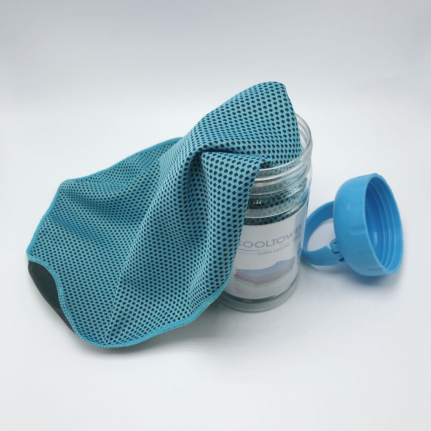 🥳2026 HOT SALE🥳💞50K+ SOLD!❄️⛲Buy One, Get One Free! Cooling Towel – Just snap & go. Soft, breathable & reusable. Stay cool anywhere – gym, walk, or beach. 🏖️✨