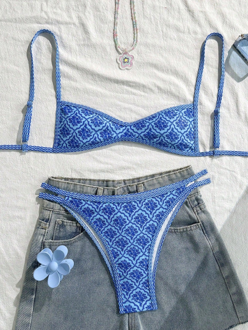 🥳2026 HOT SALE🥳💞50K+ SOLD!👵🏖️ 50% OFF! Boho Tile Print Backless Bikini – Adjustable straps, flattering bralette top. Unique vintage print, soft & quick-dry fabric. Feel confident & stylish by the water. 🌸✨