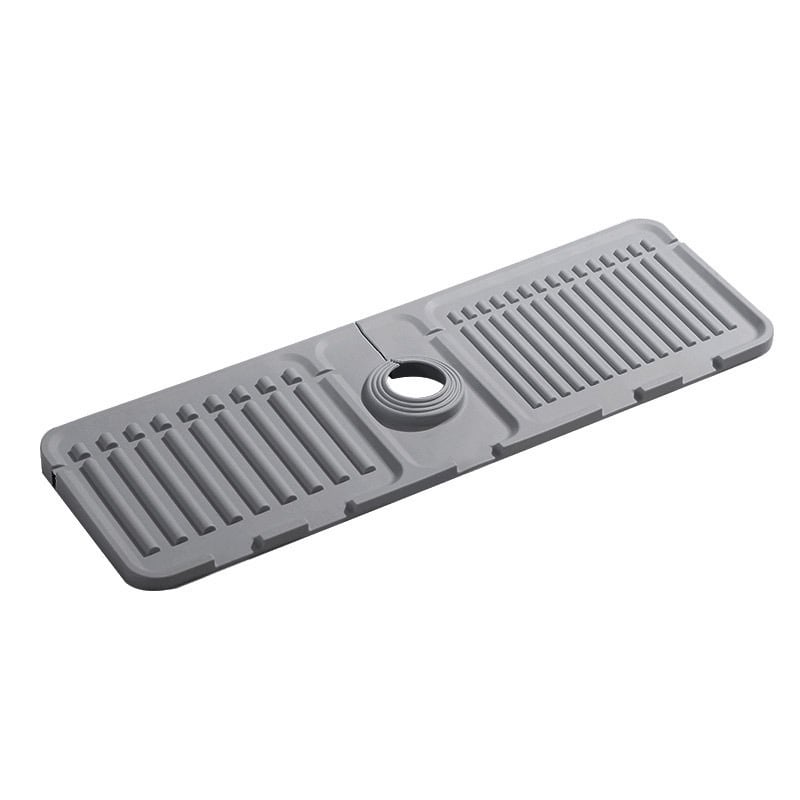 🥳2026 HOT SALE🥳💞50K+ SOLD! 💦🚰 Faucet Splash Guard & Draining Mat – stops water splashing on countertops. 5° slope drains instantly, keeps sink area dry & mould-free. Fits most faucets! 🧼✅
