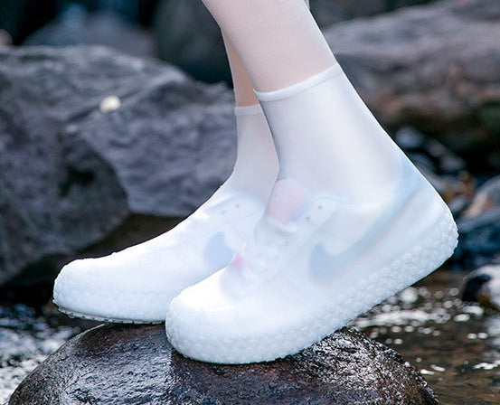 🥳2026 HOT SALE🥳💞50K+ SOLD!☔🛡️ 50% OFF! Waterproof Silicone Shoe Cover – Keeps shoes dry & clean, non‑slip sole. Thick & durable, easy to put on. A rainy day essential! 👟✨
