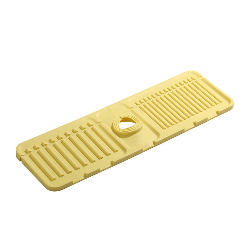 🥳2026 HOT SALE🥳💞50K+ SOLD! 💦🚰 Faucet Splash Guard & Draining Mat – stops water splashing on countertops. 5° slope drains instantly, keeps sink area dry & mould-free. Fits most faucets! 🧼✅
