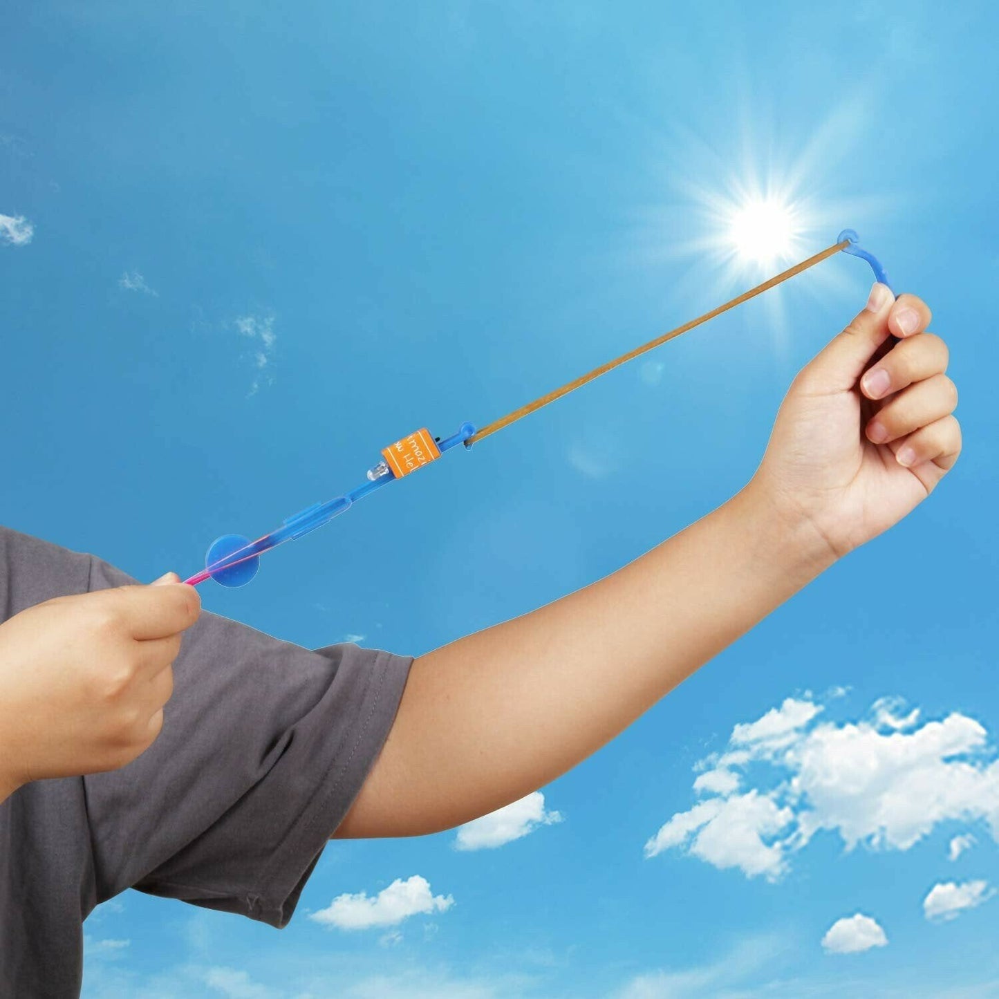 🥳2026 HOT SALE🥳💞50K+ SOLD! 🚁✨ BUY 2 GET 1 FREE! LED Helicopter Launcher – Shoots up to 120ft, lights up the night sky. Slowly descends like a parachute – lands right in your hand! From £4.99 – buy more & save! 🎮🌟