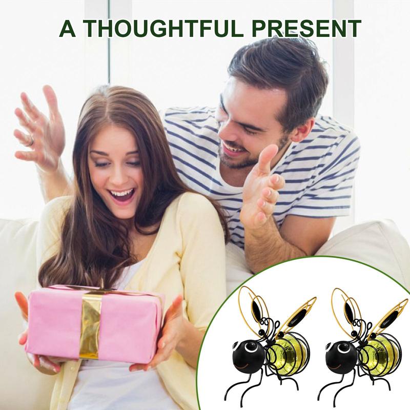 🥳2026 HOT SALE🥳💞50K+ SOLD!🐝🌼 50% OFF! Solar Hanging Bee Light – IP44 waterproof, auto dusk‑to‑dawn. 8hrs glow from 6hrs sun. A magical touch for gardens & patios. Perfect gift for plant lovers. 🎁✨