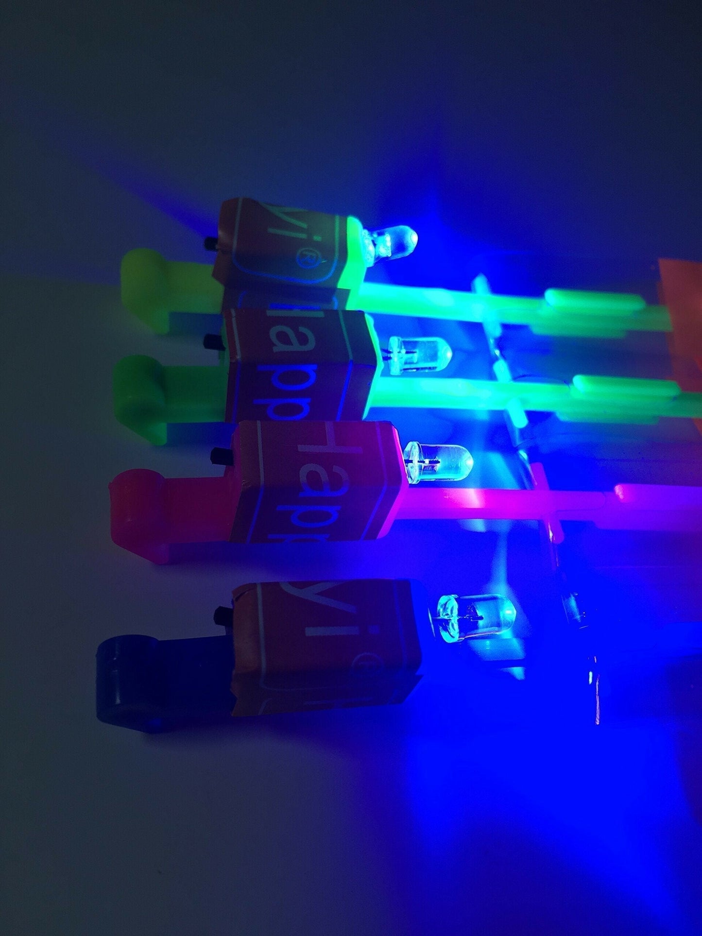 🥳2026 HOT SALE🥳💞50K+ SOLD! 🚁✨ BUY 2 GET 1 FREE! LED Helicopter Launcher – Shoots up to 120ft, lights up the night sky. Slowly descends like a parachute – lands right in your hand! From £4.99 – buy more & save! 🎮🌟
