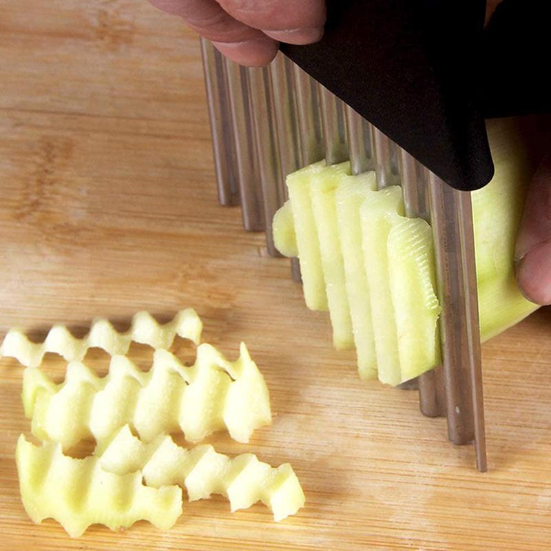 🥳2026 HOT SALE🥳💞50K+ SOLD! 🔥🥔 BUY 2 GET 1 FREE! Wave Potato Cutter – Stainless steel blade, crinkle & waffle cuts. No batteries needed – perfect for chips, veggies & garnishes! 🔪✨