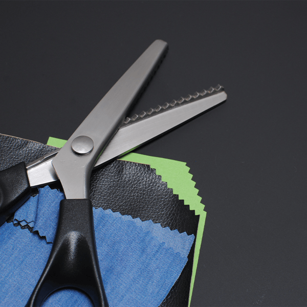 🥳2026 HOT SALE🥳💞50K+ SOLD! ✂️🧵 50% OFF! DIY Serrated Sewing Scissors – Ultra-sharp stainless steel, cuts cleanly to the tip. Ideal for fabric, leather & paper – perfect zigzag edges every time! 🎨✅