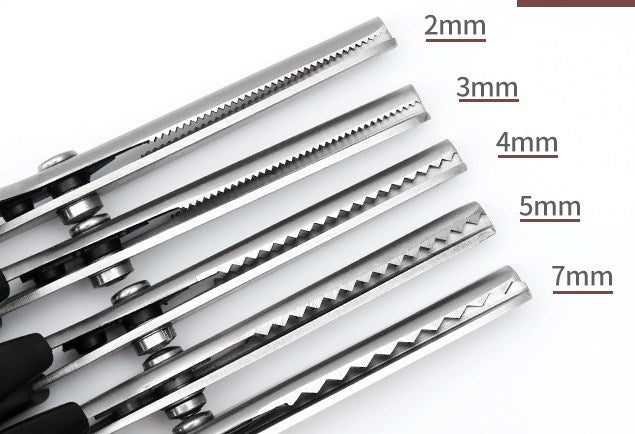 🥳2026 HOT SALE🥳💞50K+ SOLD! ✂️🧵 50% OFF! DIY Serrated Sewing Scissors – Ultra-sharp stainless steel, cuts cleanly to the tip. Ideal for fabric, leather & paper – perfect zigzag edges every time! 🎨✅