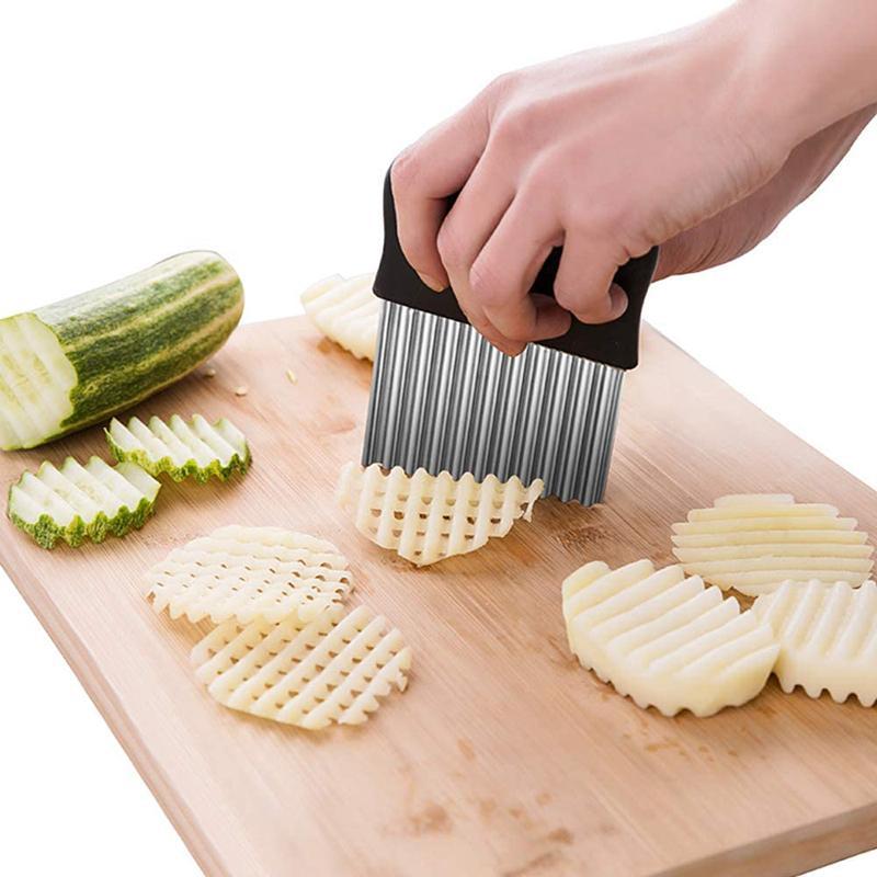 🥳2026 HOT SALE🥳💞50K+ SOLD! 🔥🥔 BUY 2 GET 1 FREE! Wave Potato Cutter – Stainless steel blade, crinkle & waffle cuts. No batteries needed – perfect for chips, veggies & garnishes! 🔪✨