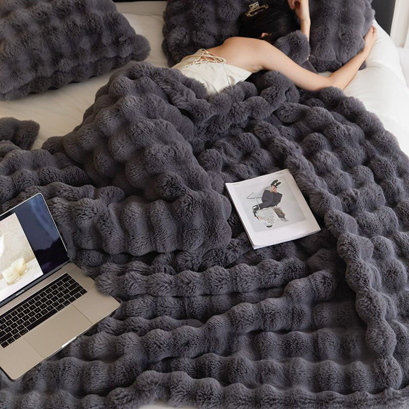 🥳2026 HOT SALE🥳💞50K+ SOLD! ☁️🎁 50% OFF! Luxury Double-Sided Fluffy Blanket – faux rabbit fur, naturally weighted, anti-allergic & machine washable. Wrap yourself in warmth & comfort – perfect for cosy nights! 🛋️💚