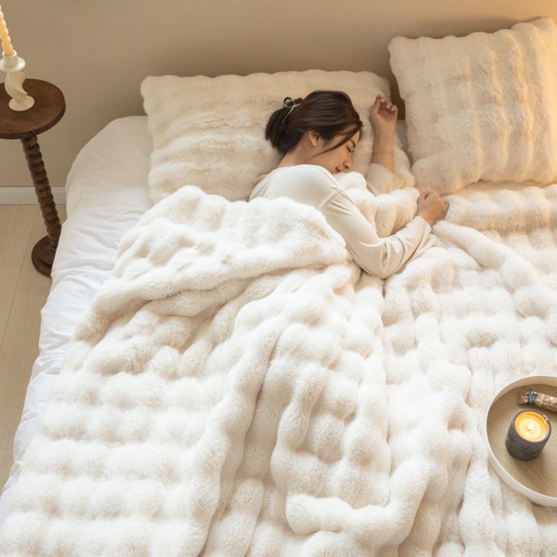 🥳2026 HOT SALE🥳💞50K+ SOLD! ☁️🎁 50% OFF! Luxury Double-Sided Fluffy Blanket – faux rabbit fur, naturally weighted, anti-allergic & machine washable. Wrap yourself in warmth & comfort – perfect for cosy nights! 🛋️💚