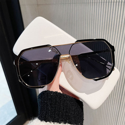 🥳2026 HOT SALE🥳💞50K+ SOLD!🕶️✨ 50% OFF! Classic Retro Large Frame Sunglasses – UV400 protection, timeless design & lightweight TR+metal frame. Shade your eyes in style – perfect for every season! ☀️🛡️