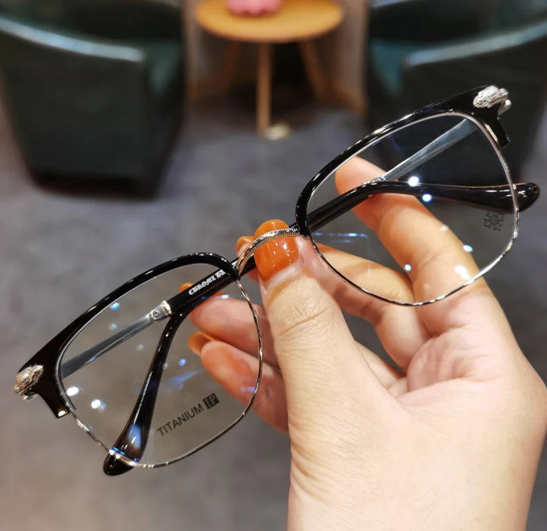 🥳2026 HOT SALE🥳💞50K+ SOLD!💥🌙🔵 50% OFF! Lightweight Anti-Blue Reading Glasses – Protects eyes from screen glare. Ultra light frame, no pressure. Ideal for seniors who love reading or browsing. 🕊️✨