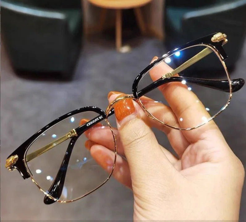 🥳2026 HOT SALE🥳💞50K+ SOLD!💥🌙🔵 50% OFF! Lightweight Anti-Blue Reading Glasses – Protects eyes from screen glare. Ultra light frame, no pressure. Ideal for seniors who love reading or browsing. 🕊️✨