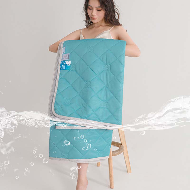🥳2026 HOT SALE🥳💞50K+ SOLD!🛏️❄️ 50% OFF! Cooling Comforter – Dual‑sided, Q‑Max≥0.4 fabric. One side cools, one side breathes. Sleep sweat‑free! 🌙✨