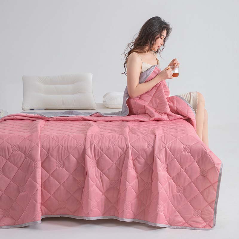 🥳2026 HOT SALE🥳💞50K+ SOLD!🛏️❄️ 50% OFF! Cooling Comforter – Dual‑sided, Q‑Max≥0.4 fabric. One side cools, one side breathes. Sleep sweat‑free! 🌙✨