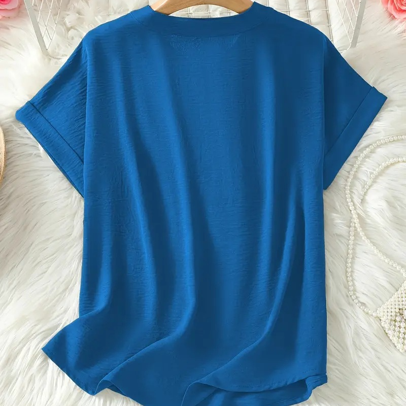 🥳2026 HOT SALE🥳💞50K+ SOLD!👕🌸  50% OFF! Fashion Loose Short Sleeve Top – Flattering V-notch, modern hem. Soft & airy for warm days. Effortless style in 5 colours. 👗🕊️