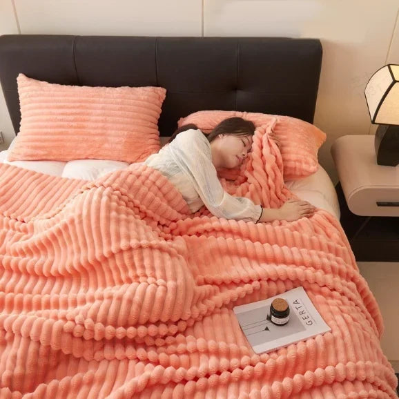 🥳2026 HOT SALE🥳💞50K+ SOLD! 🛏️☁️ LIMITED-TIME 50% OFF! Thickened Rabbit Plush & Milk Velvet Blanket – ultra-soft, warm & versatile. Perfect for home, office & travel! ✨💚