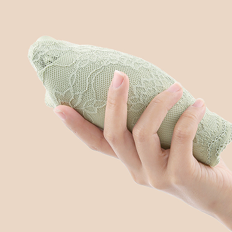 🥳2026 HOT SALE🥳💞50K+ SOLD!🎀🌿 50% OFF! Front Closure Wire-Free Bra – Lightweight breathable cups, no gapping. Wide elastic straps, secure all day. Elegant lace detail. A must-have for effortless style. 🛡️🕊️