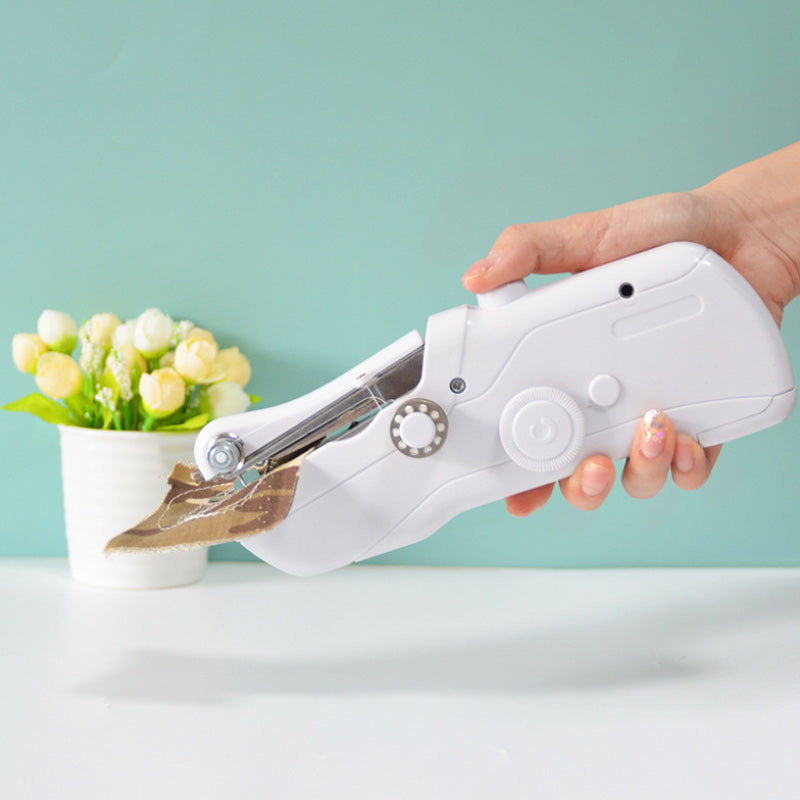 🥳2026 HOT SALE🥳💞50K+ SOLD!🧵✂️ 50% OFF! Mini Electric Sewing Machine – Lightweight, portable & beginner‑friendly. 3 speeds, complete kit. Quick fixes & DIY fun! 🏠✨