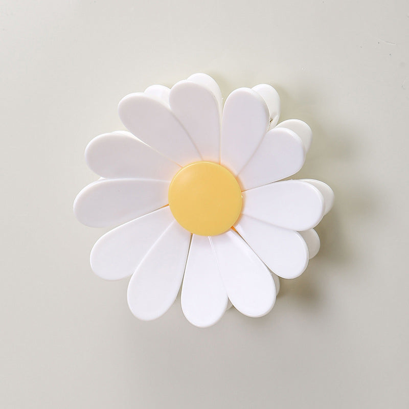🥳2026 HOT SALE🥳💞50K+ SOLD!💥🌸🔥 Buy 1 Get 1 FREE! 50K+ SOLD – Magnetic Daisy Sealing Clip – 5 petal clips in one flower. Strong magnet sticks to fridge. Seals bags, holds notes. A blooming kitchen helper. 💐✨