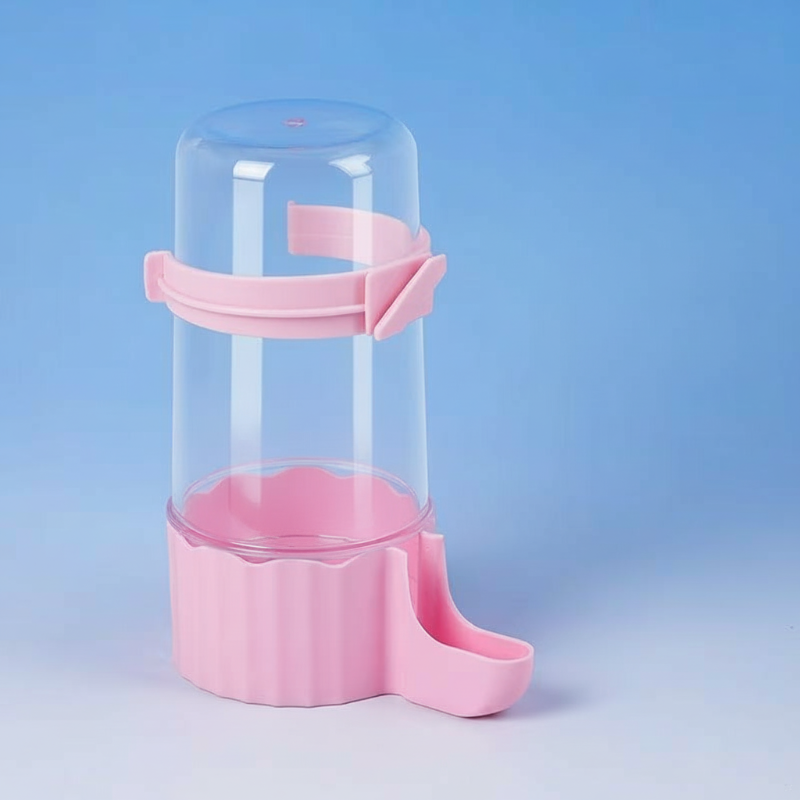 🥳2026 HOT SALE🥳💞50K+ SOLD!💥🐦✨ 50% OFF! 2-in-1 Bird Feeder & Waterer – Mess-free, secure lock, clear reservoir. Saves cage space, easy to clean. Fits 0.51"-0.75" bars. Happy pet, happy you! 🧼💧