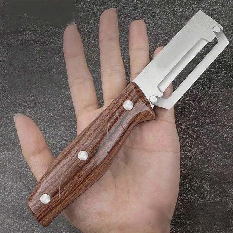 🥳2026 HOT SALE🥳💞50K+ SOLD!🪵🍾 50% OFF! Kitchen Peeler with Wooden Handle – Sharp stainless steel, minimal fruit waste. Doubles as a bottle opener. Easy on hands, great for seniors. 👵🛡️