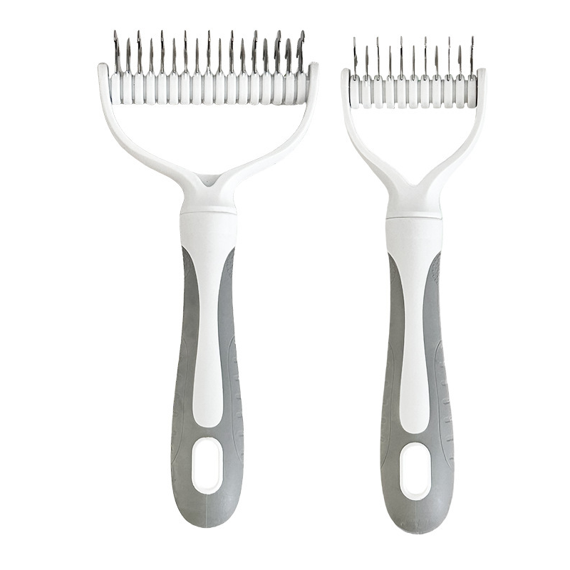 🥳2026 HOT SALE🥳💞50K+ SOLD!🐕💨50% OFF! Dual-Sided Pet Grooming Rake – 9-tooth for mats, 17-tooth for shedding. Skin-safe rounded teeth, ergonomic grip. Less mess, more cuddles. ✨🧡