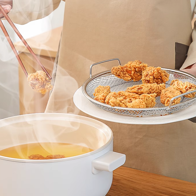 🥳2026 HOT SALE🥳💞50K+ SOLD!🍲🍟 50% OFF! Kitchen Stainless Steel Drain Strainer Disc – Food‑grade, rustproof. Drains oil fast for healthier meals. A kitchen must. 🛡️✨