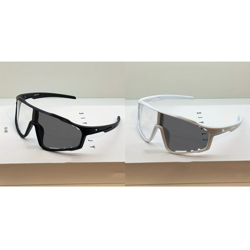 🥳2026 HOT SALE🥳💞50K+ SOLD!🚴🛡️ 50% OFF! UV400 Photochromic Glasses – Clear to tinted, perfect for cycling & driving. Ergonomic fit, all‑day comfort. 🚵‍♂️💨