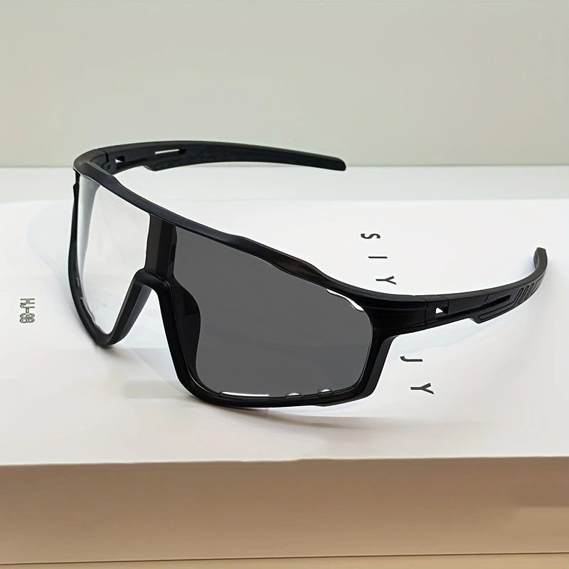 🥳2026 HOT SALE🥳💞50K+ SOLD!🚴🛡️ 50% OFF! UV400 Photochromic Glasses – Clear to tinted, perfect for cycling & driving. Ergonomic fit, all‑day comfort. 🚵‍♂️💨