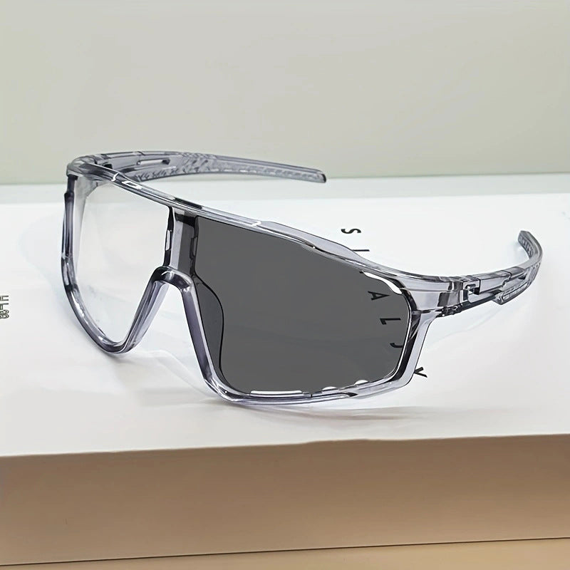 🥳2026 HOT SALE🥳💞50K+ SOLD!🚴🛡️ 50% OFF! UV400 Photochromic Glasses – Clear to tinted, perfect for cycling & driving. Ergonomic fit, all‑day comfort. 🚵‍♂️💨