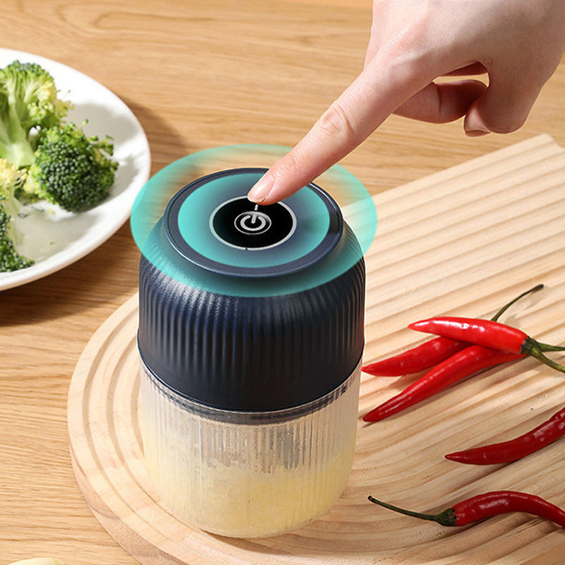 🥳2026 HOT SALE🥳💞50K+ SOLD!🥗🧄 50% OFF! Electric Garlic Mincer – High‑speed, anti‑splash lid & safety lock. Dishwasher‑safe parts. No more hand chopping! 🌟👩‍🍳