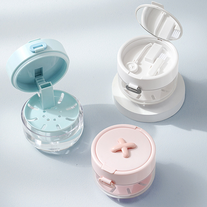 🥳2026 HOT SALE🥳💞50K+ SOLD! 🦷✨ 50% OFF! All-in-One Retainer Storage Case – Cleans, stores & holds tools – soaking bath, mirror & brush included. Leak-proof seal, compact design – keep your retainer safe anywhere! 🧼💪