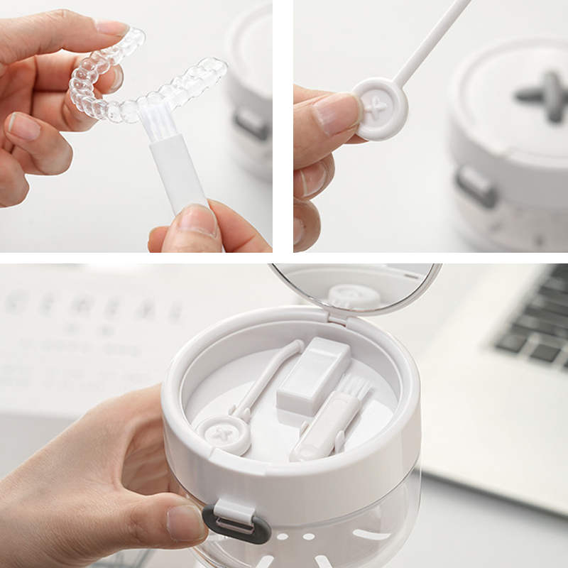 🥳2026 HOT SALE🥳💞50K+ SOLD! 🦷✨ 50% OFF! All-in-One Retainer Storage Case – Cleans, stores & holds tools – soaking bath, mirror & brush included. Leak-proof seal, compact design – keep your retainer safe anywhere! 🧼💪