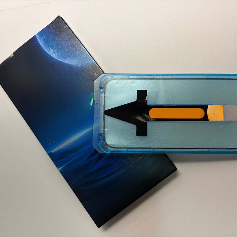 🥳2026 HOT SALE🥳💞50K+ SOLD!📱🛡️ 50% OFF! Auto‑align Screen Protector – 9H tempered glass, dust‑free & bubble‑free. Easy install in seconds – no more misalignment! 🔒✨