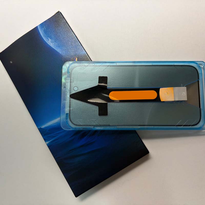 🥳2026 HOT SALE🥳💞50K+ SOLD!📱🛡️ 50% OFF! Auto‑align Screen Protector – 9H tempered glass, dust‑free & bubble‑free. Easy install in seconds – no more misalignment! 🔒✨