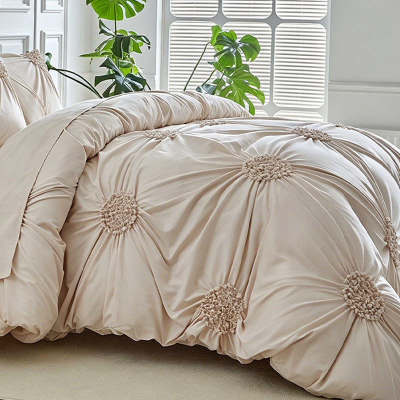 🥳2026 HOT SALE🥳💞50K+ SOLD!💤🌙 50% OFF! Elegant Tufted Floral Pinch Pleat Duvet Cover Set – Premium soft & breathable blend, timeless khaki tone. 35K+ sold – create your dream bedroom today! 🛏️✨