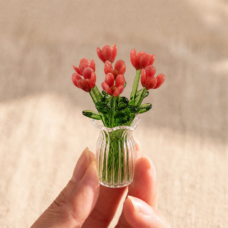 🥳2026 HOT SALE🥳💞50K+ SOLD! 🎁✨ 50% OFF! Mini Glass Bouquet – 6cm tall, 7 glass flowers + vase, never withers. Elegant gift for home & office! 🏠💚