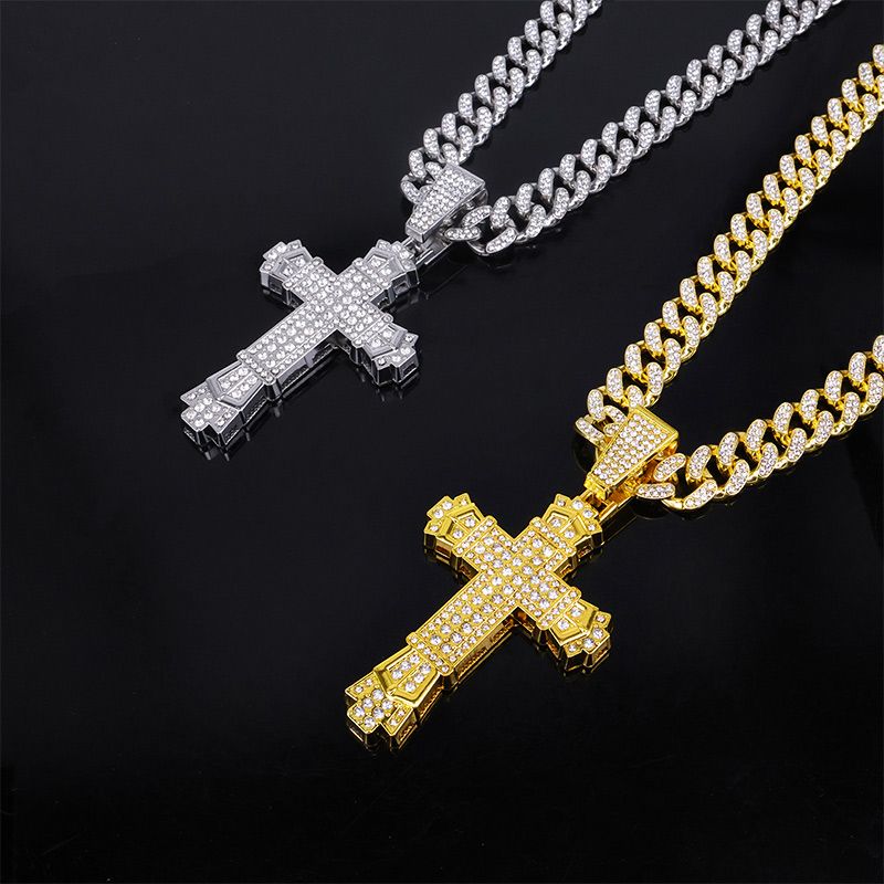 🥳2026 HOT SALE🥳💞50K+ SOLD! 💎✨ 50% OFF! Full Rhinestone Hip‑hop Bold Cross Pendant Necklace – Dazzling crystal cross, chunky chain design. A true statement piece for street style & special occasions – shine like a star! 🌟💛