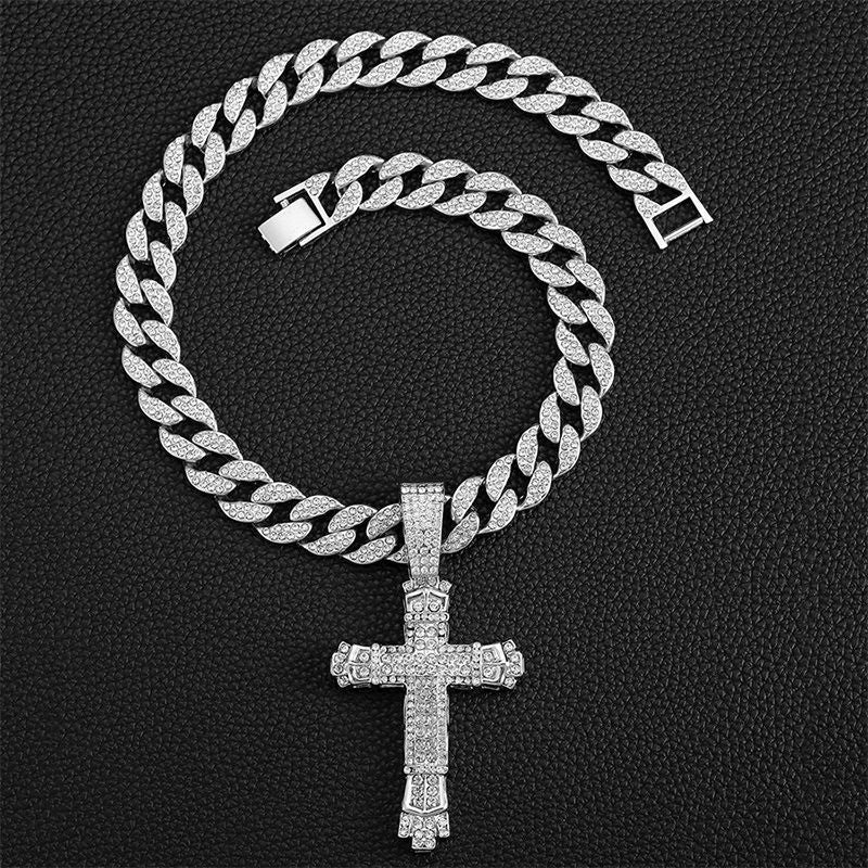 🥳2026 HOT SALE🥳💞50K+ SOLD! 💎✨ 50% OFF! Full Rhinestone Hip‑hop Bold Cross Pendant Necklace – Dazzling crystal cross, chunky chain design. A true statement piece for street style & special occasions – shine like a star! 🌟💛