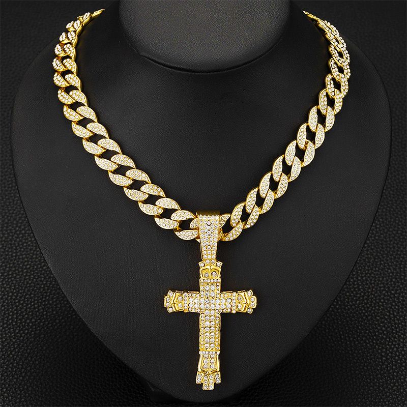 🥳2026 HOT SALE🥳💞50K+ SOLD! 💎✨ 50% OFF! Full Rhinestone Hip‑hop Bold Cross Pendant Necklace – Dazzling crystal cross, chunky chain design. A true statement piece for street style & special occasions – shine like a star! 🌟💛
