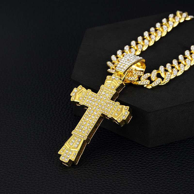 🥳2026 HOT SALE🥳💞50K+ SOLD! 💎✨ 50% OFF! Full Rhinestone Hip‑hop Bold Cross Pendant Necklace – Dazzling crystal cross, chunky chain design. A true statement piece for street style & special occasions – shine like a star! 🌟💛