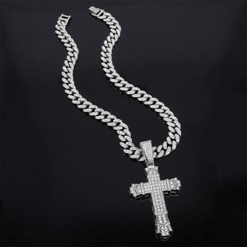 🥳2026 HOT SALE🥳💞50K+ SOLD! 💎✨ 50% OFF! Full Rhinestone Hip‑hop Bold Cross Pendant Necklace – Dazzling crystal cross, chunky chain design. A true statement piece for street style & special occasions – shine like a star! 🌟💛