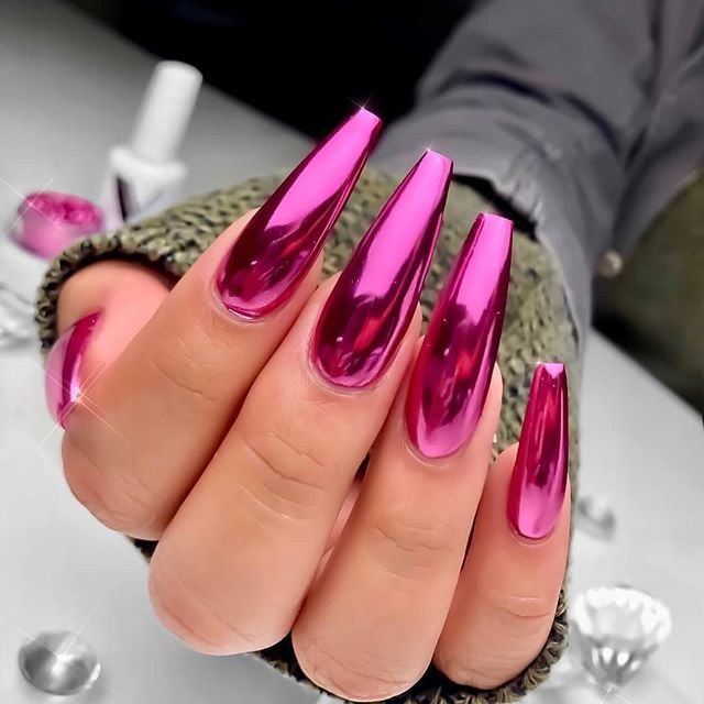 🥳2026 HOT SALE🥳💞50K+ SOLD!💅✨ 50% OFF! Glamorous Metallic Mirror Nail Polish – One coat gives stunning chrome shine. No base coat, no powder – just apply & go. High pigment, quick dry – a salon finish at home! 🪞💖