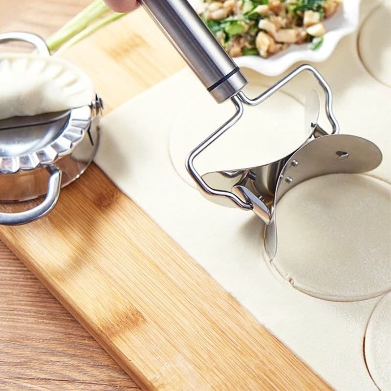 🥳2026 HOT SALE🥳💞50K+ SOLD! 🥟✨ BUY 1 GET 1 FREE! Stainless Steel Dumpling Wrapper Cutter – Sharp precision blade, multi‑pastry use & easy clean. Homemade dumplings in seconds – a must‑have for every kitchen! 🔪💪