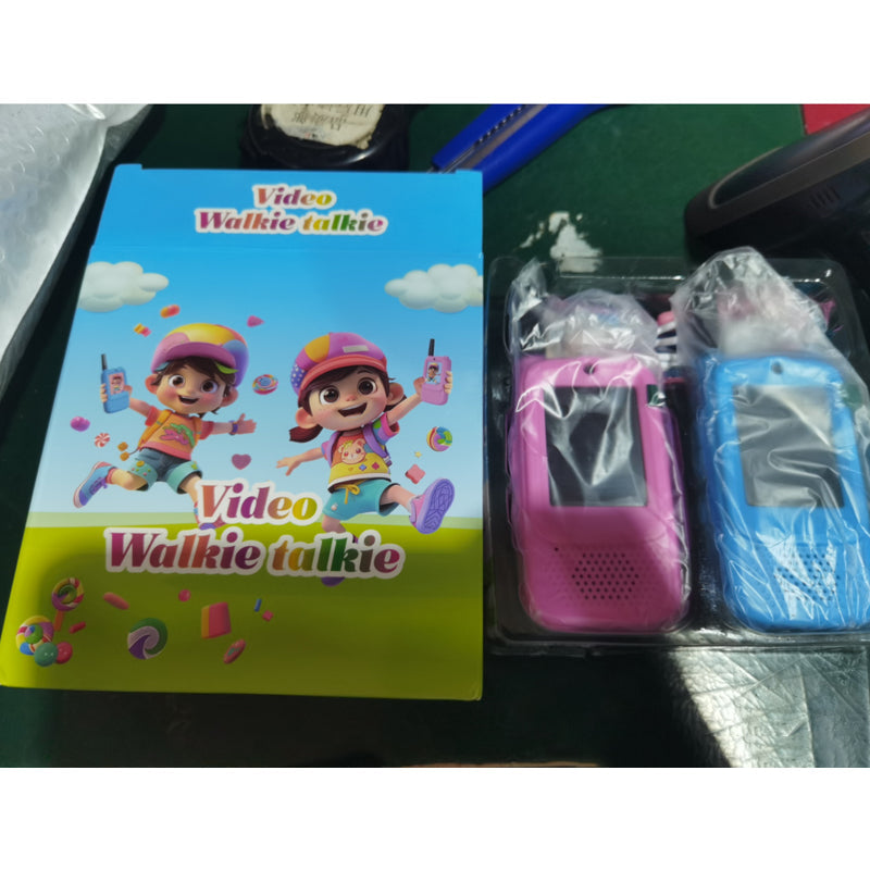 🥳2026 HOT SALE🥳💞50K+ SOLD! 📹🎮 50% OFF! Kids' Video Walkie Talkies – see & talk in real time, no Wi-Fi needed. One-press connection, 400m outdoor range & 3 funny voice-changing effects – spy missions just got real! 🕵️✨